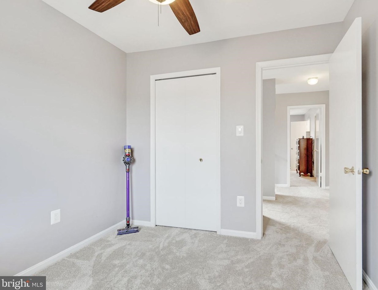 46665 Turnstone Sq, Sterling VA  20164-7025 exterior