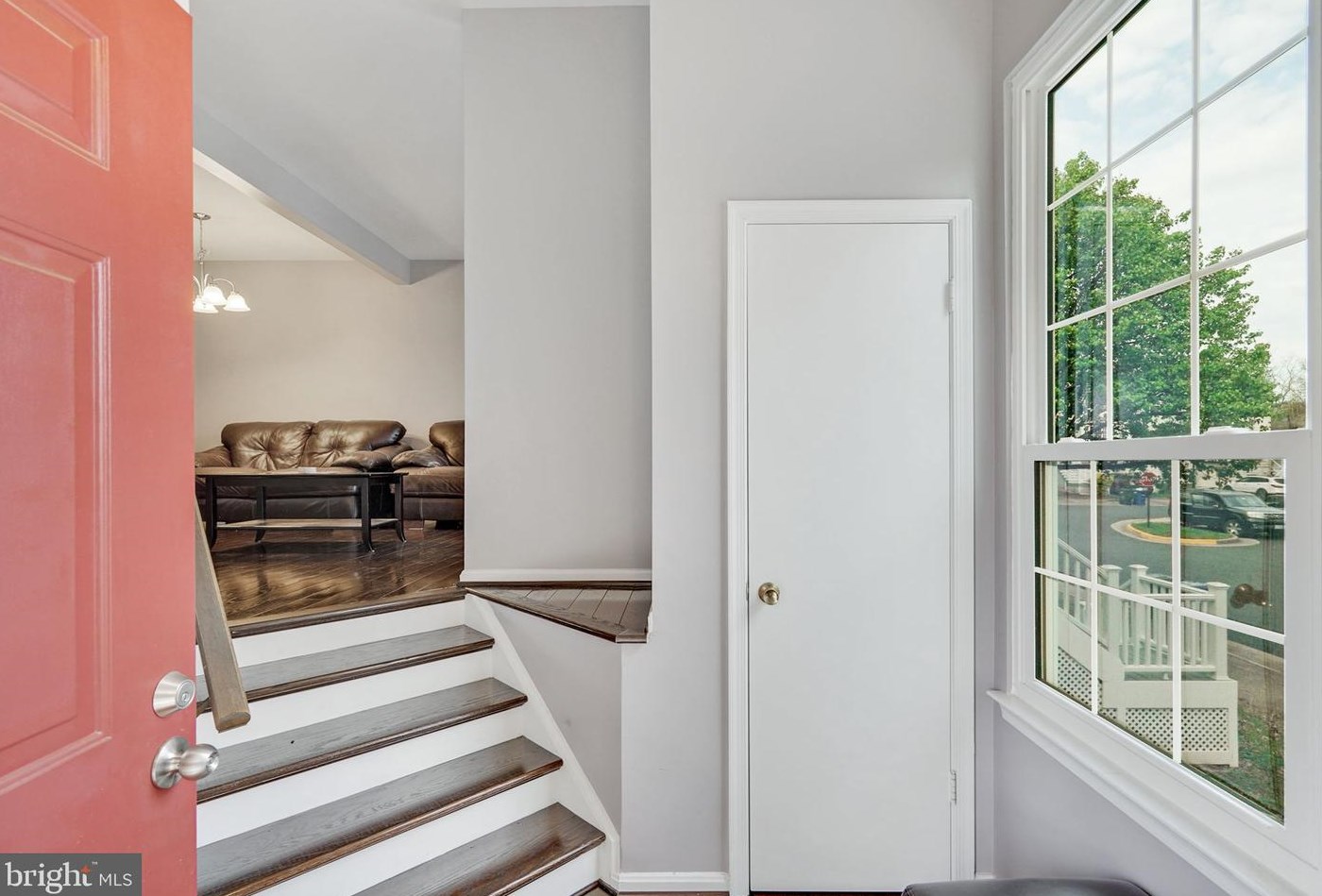 46665 Turnstone Sq, Sterling VA  20164-7025 exterior