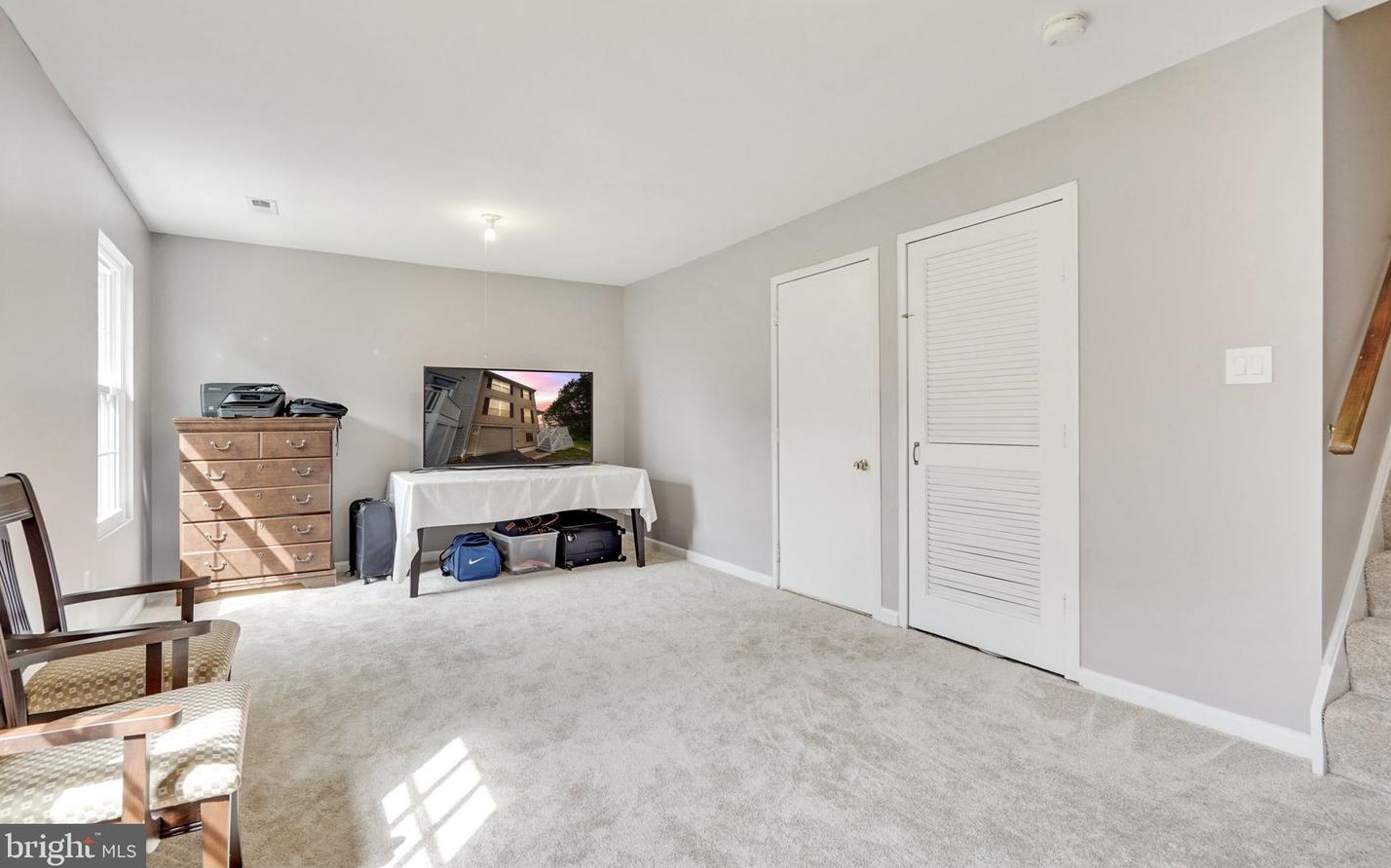 46665 Turnstone Sq, Sterling VA  20164-7025 exterior