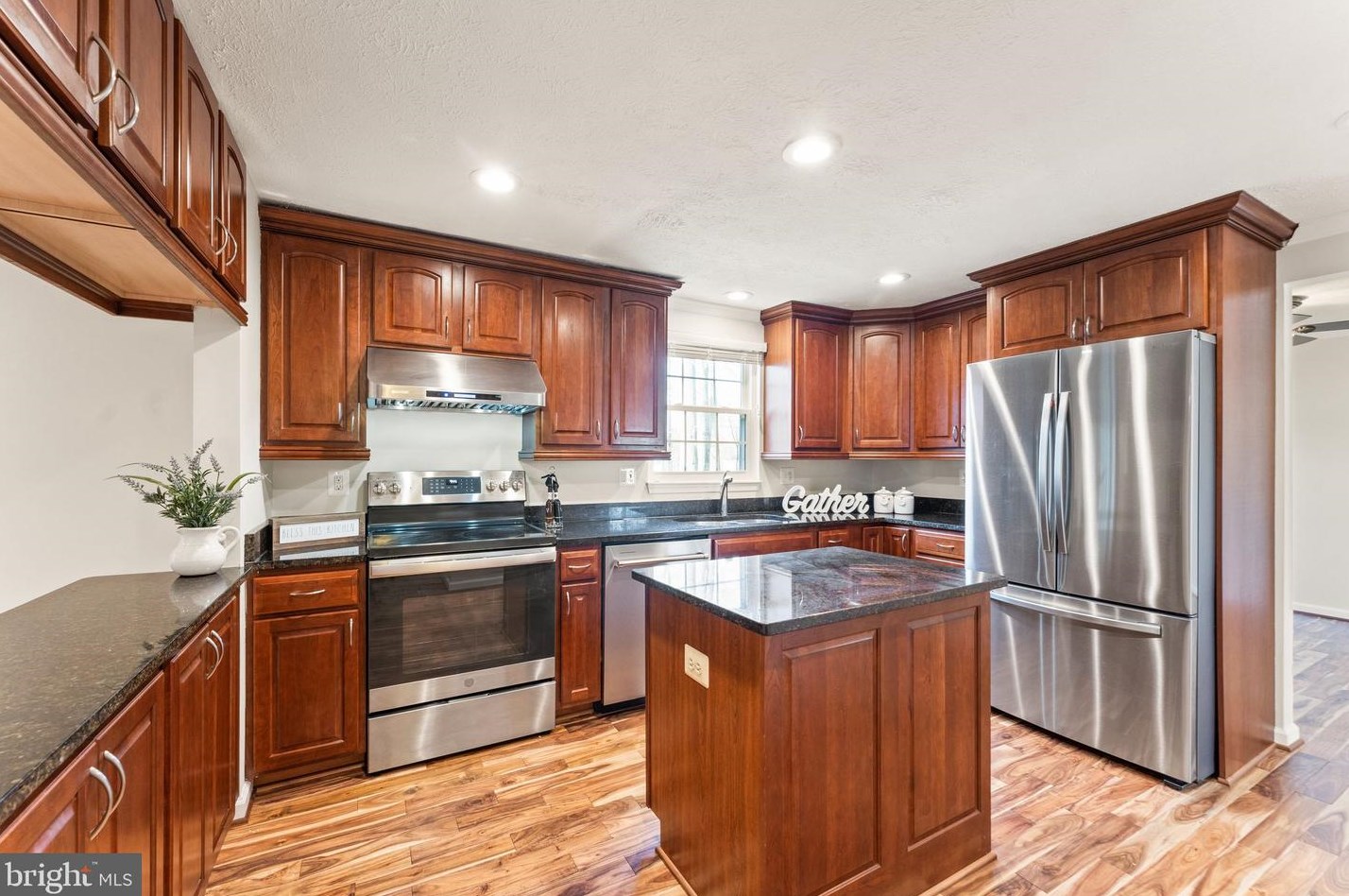 111 Gold Thorn Way, Dulles VA  20164-2816 exterior