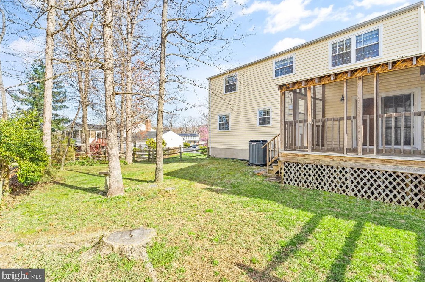 111 Gold Thorn Way, Dulles VA  20164-2816 exterior