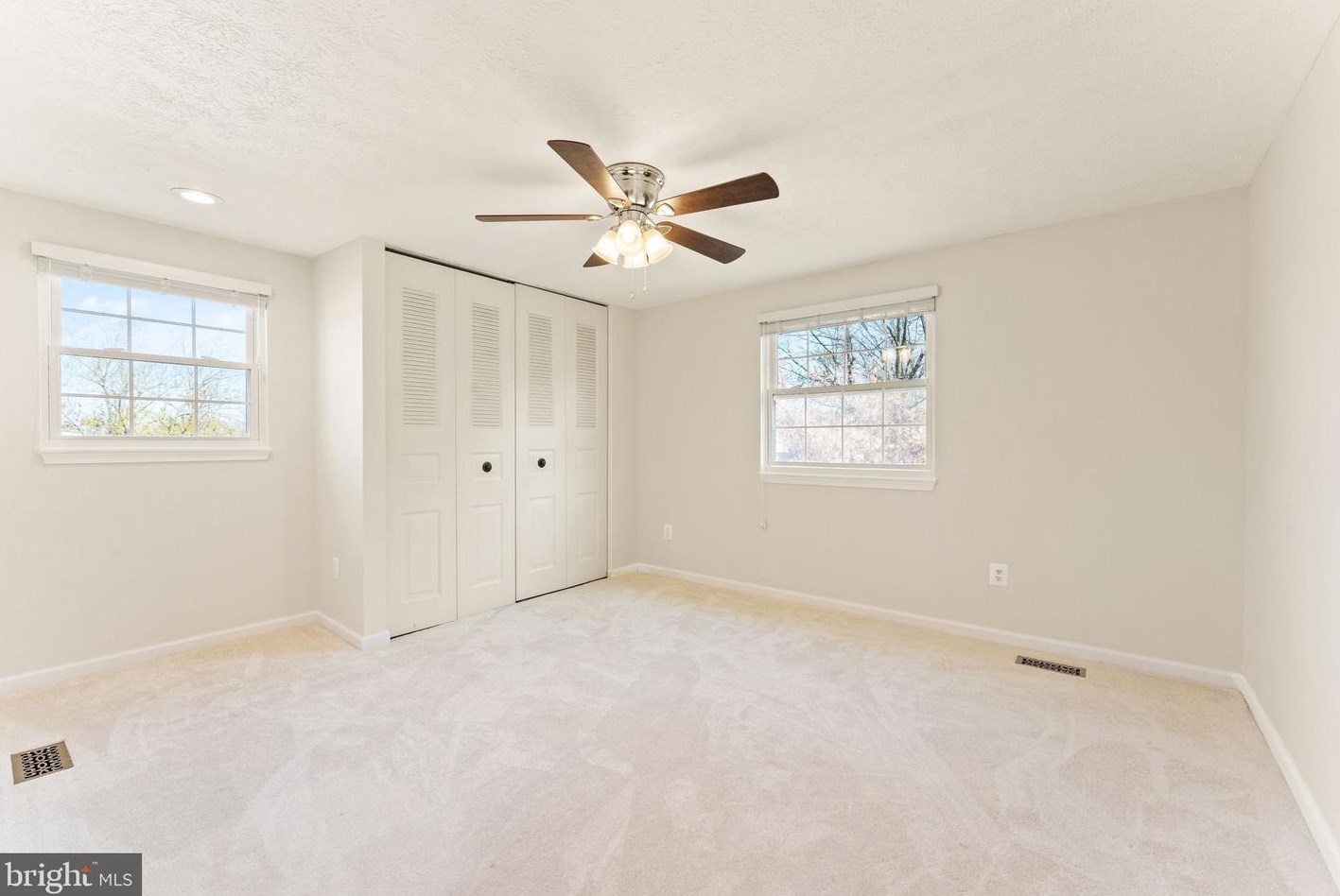 111 Gold Thorn Way, Dulles VA  20164-2816 exterior