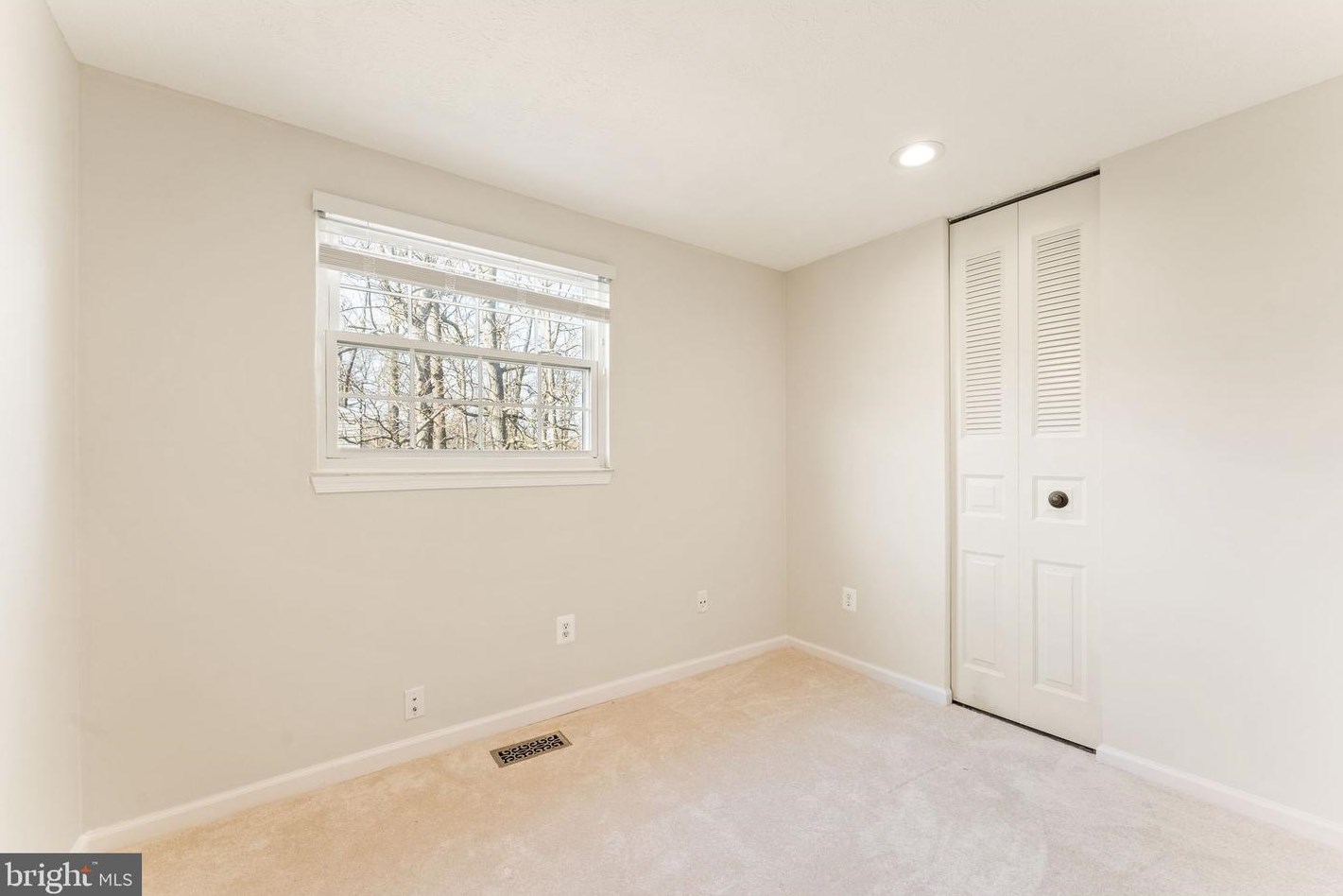 111 Gold Thorn Way, Dulles VA  20164-2816 exterior