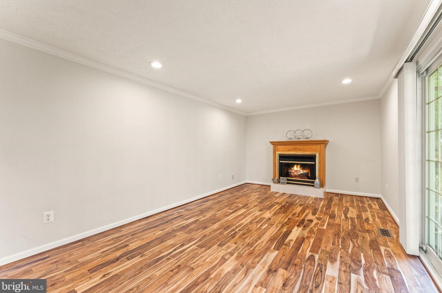 111 Gold Thorn Way, Dulles VA  20164-2816 exterior