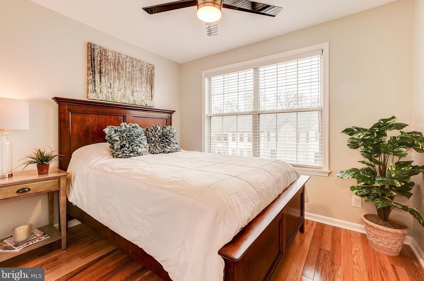 47625 Sandbank Sq, Dulles VA  20165-7465 exterior