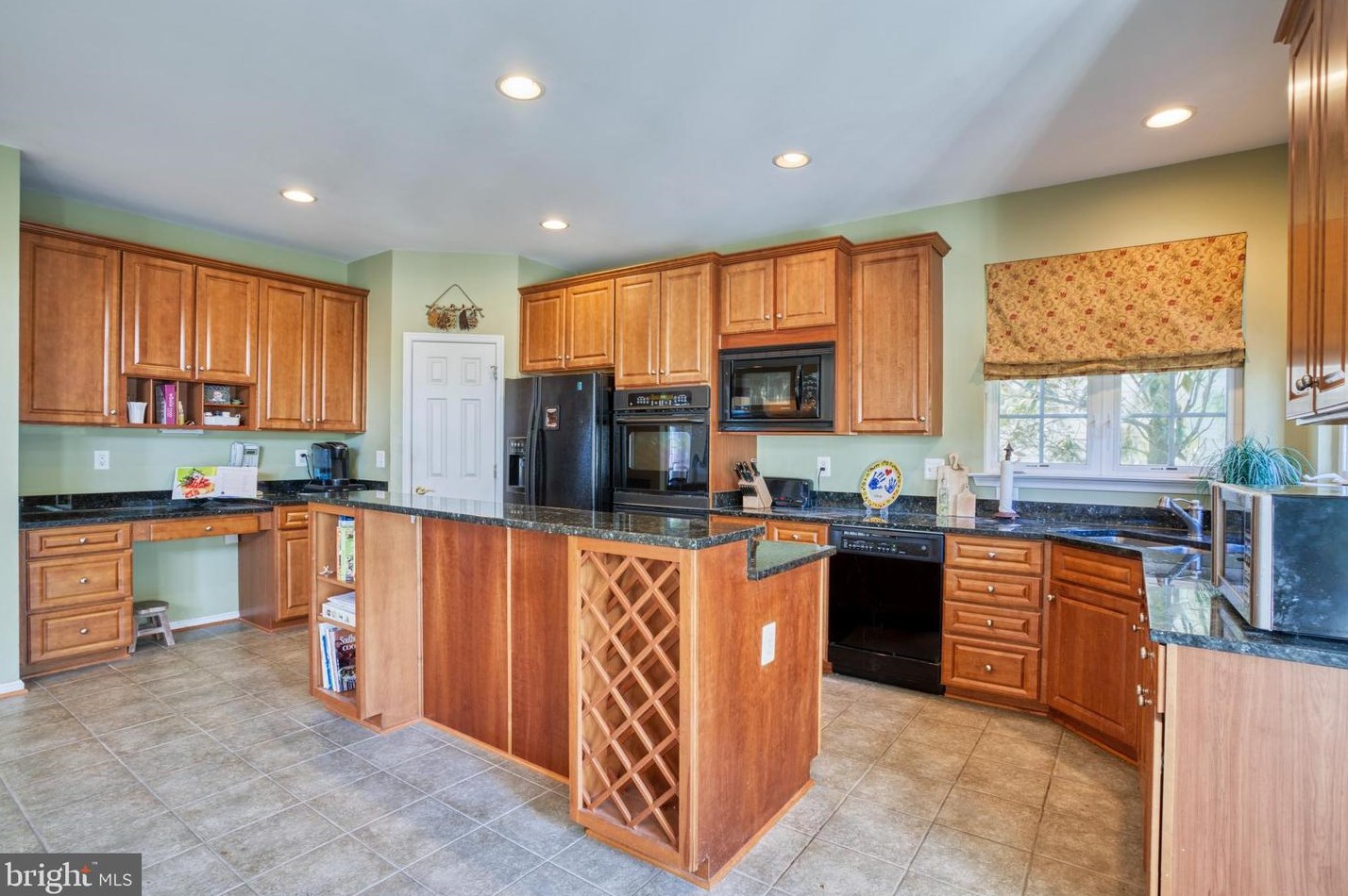 24765 Stone Pillar Dr, Stone Ridge VA  20105-2953 exterior