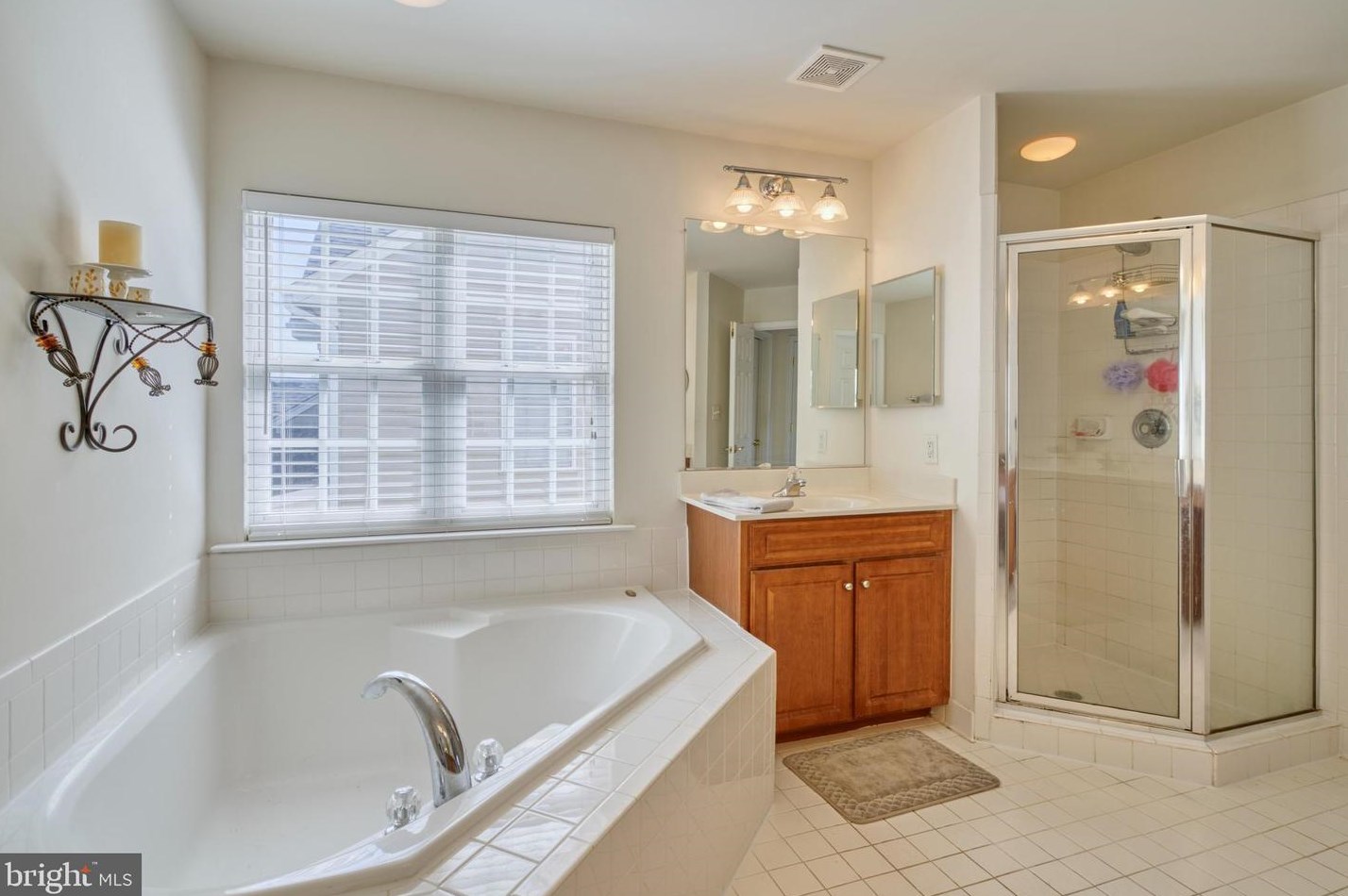 24765 Stone Pillar Dr, Stone Ridge VA  20105-2953 exterior