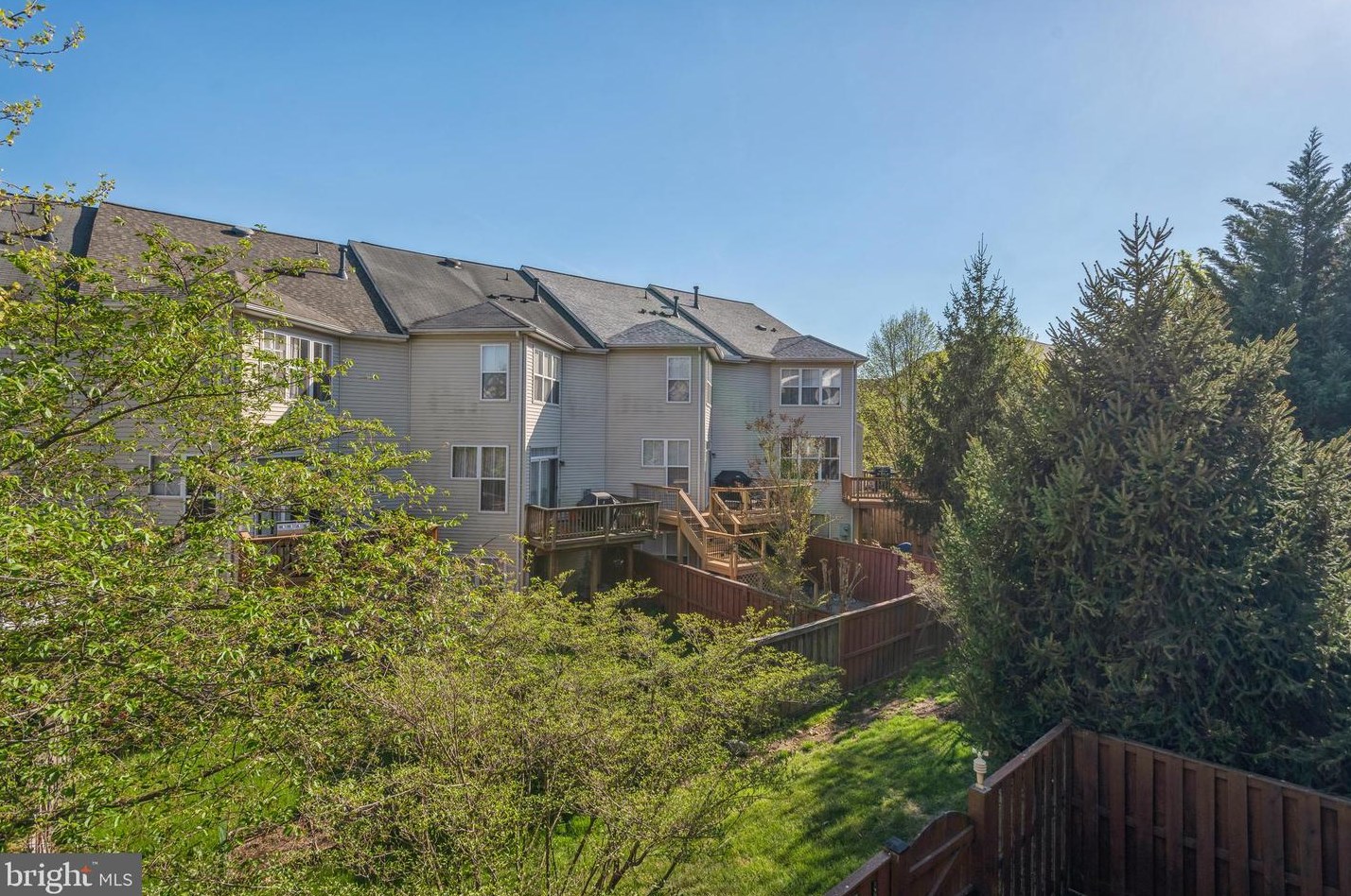 42489 Magellan Sq, Ashburn VA  20148-5609 exterior