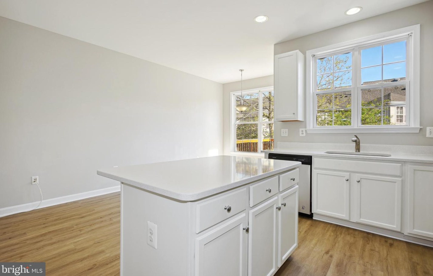 42489 Magellan Sq, Ashburn VA  20148-5609 exterior