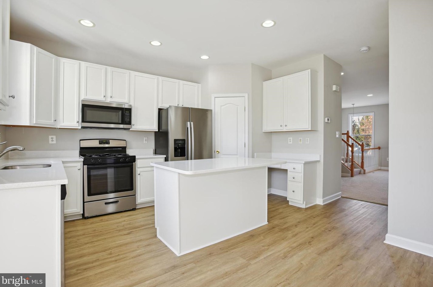 42489 Magellan Sq, Ashburn VA  20148-5609 exterior