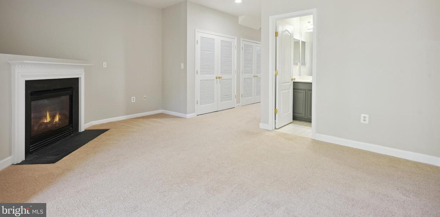 42489 Magellan Sq, Ashburn VA  20148-5609 exterior