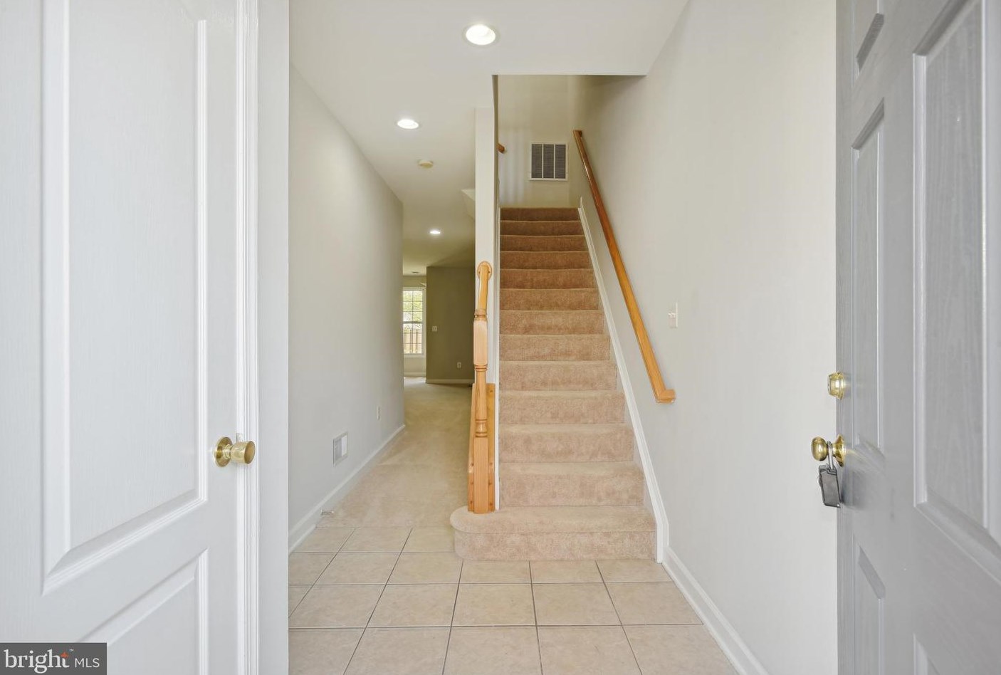 42489 Magellan Sq, Ashburn VA  20148-5609 exterior