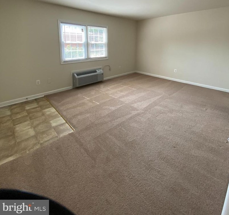 300 Furman Dr, Dulles VA  20164-3129 exterior