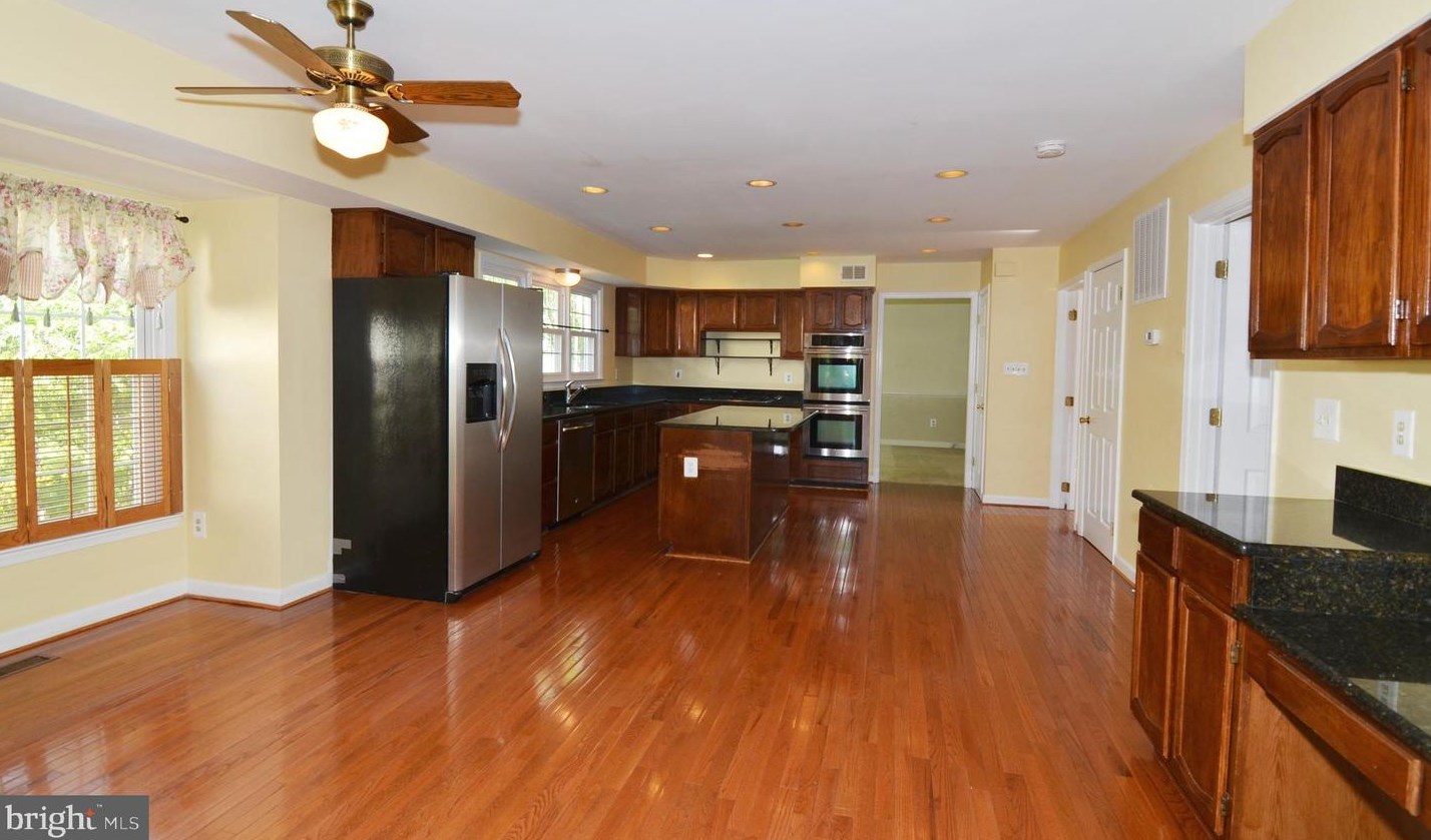 43493 Golden Meadow Cir, Ashburn VA  20147-5427 exterior