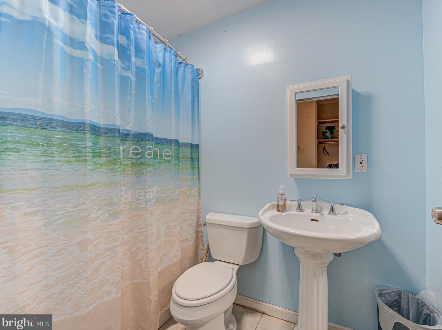 204 Joshua Ct, Dulles VA 20164-4622 exterior