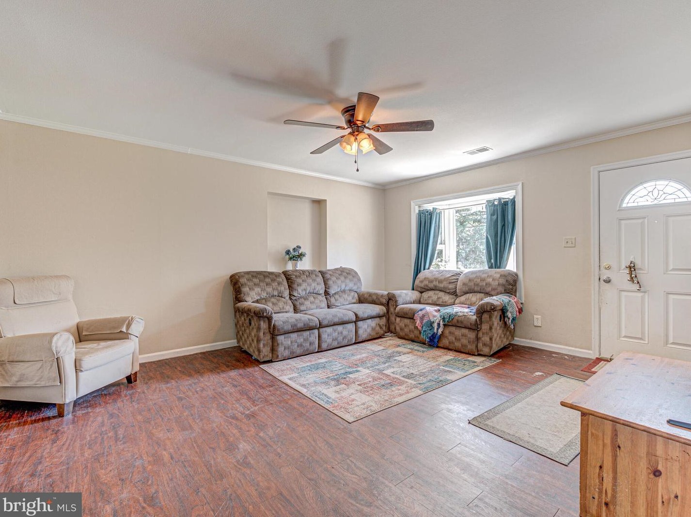 204 Joshua Ct, Dulles VA 20164-4622 exterior