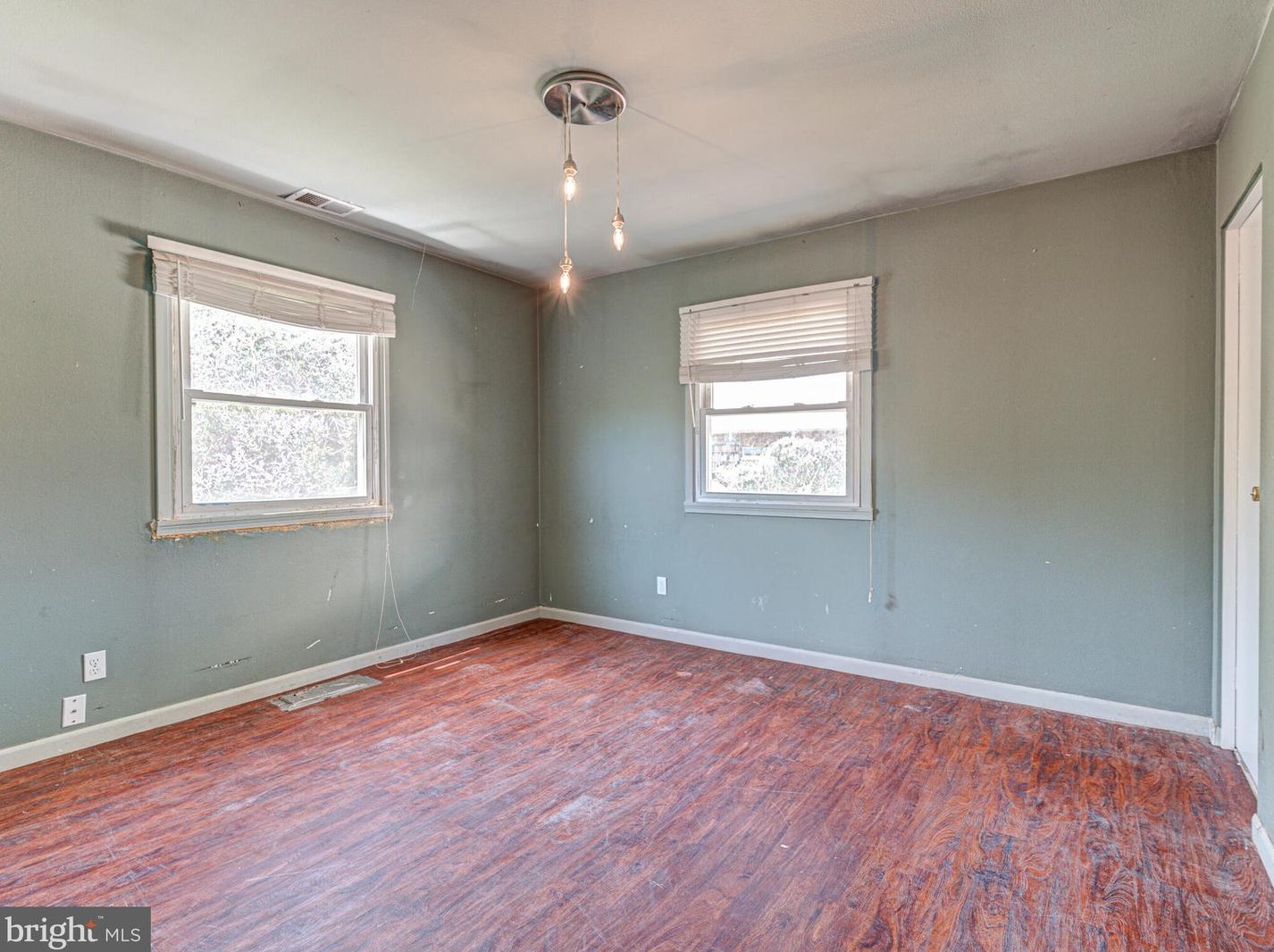 204 Joshua Ct, Dulles VA 20164-4622 exterior