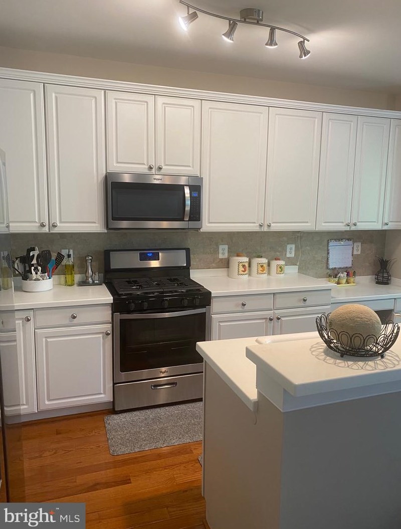 47698 Loweland Ter, Dulles VA  20165-5145 exterior