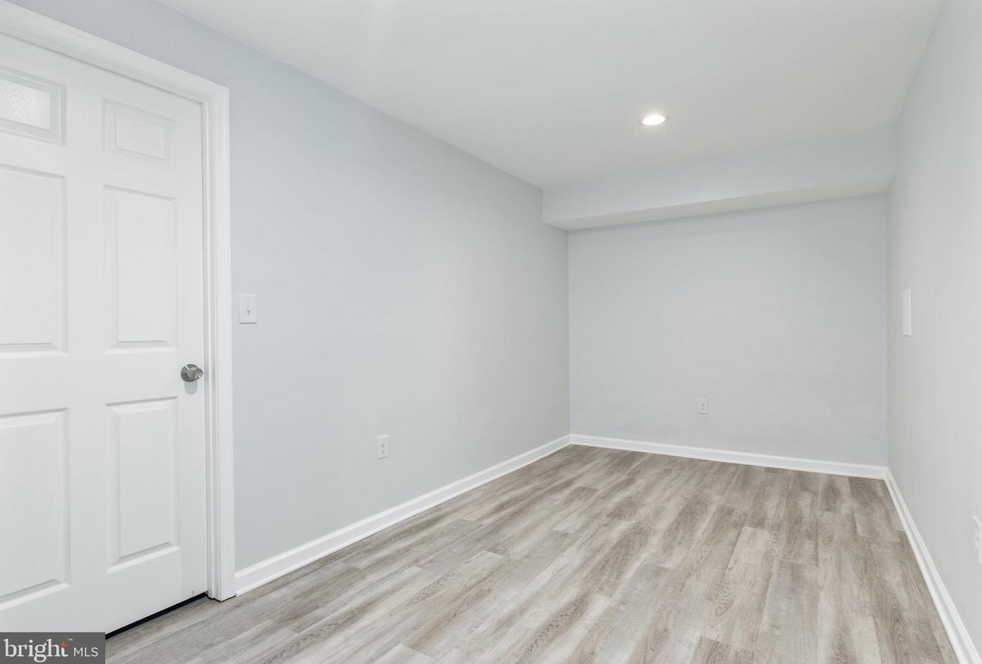 6 Crisswell Ct, Dulles VA exterior