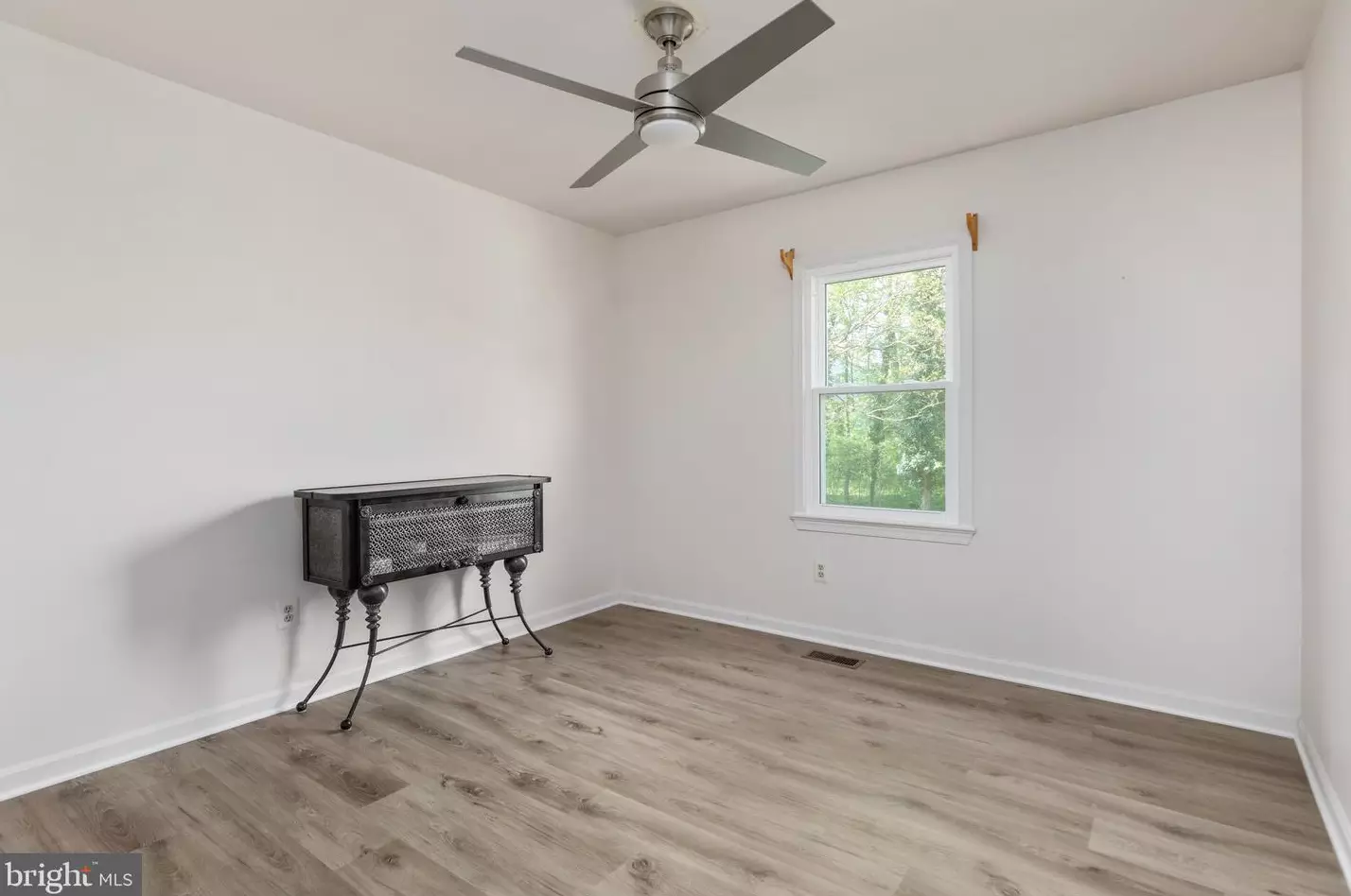 6 Crisswell Ct, Dulles VA exterior