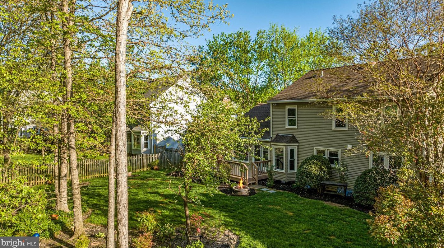 6 Crisswell Ct, Dulles VA exterior