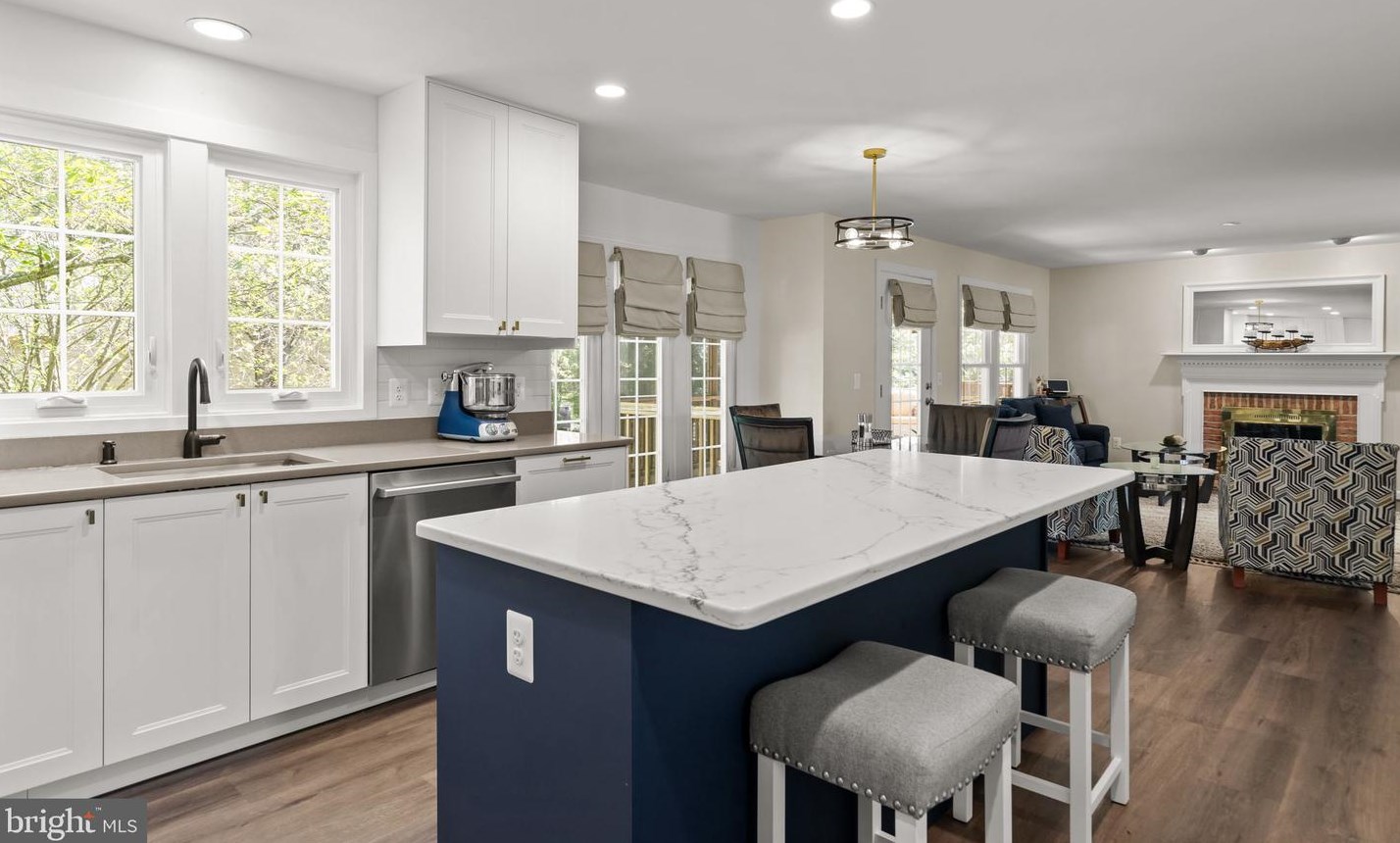 20808 Waterbeach Pl, Dulles VA  20165-7407 exterior