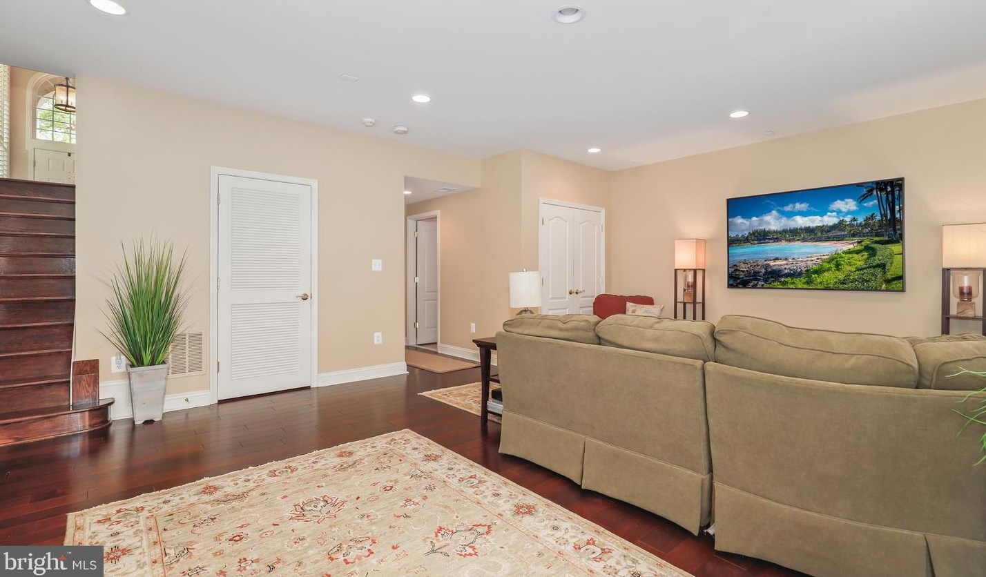 25546 Oak Medley Ter, Stone Ridge VA  20105-2665 exterior