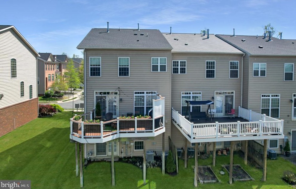 25546 Oak Medley Ter, Stone Ridge VA  20105-2665 exterior