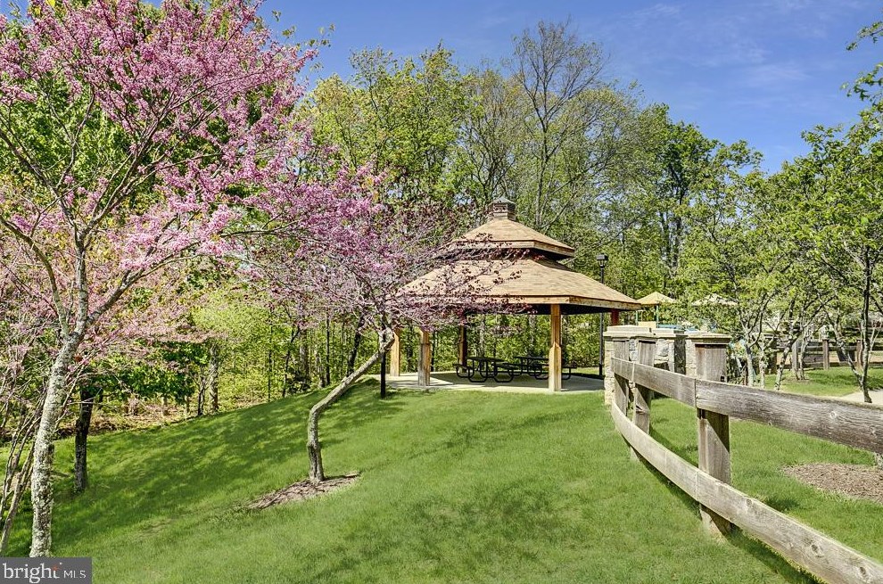 25546 Oak Medley Ter, Stone Ridge VA  20105-2665 exterior