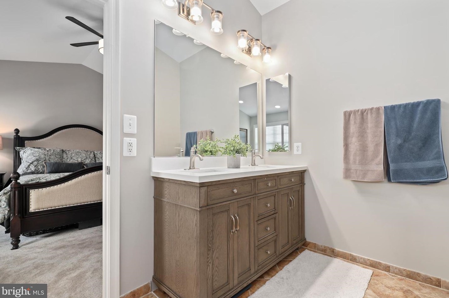 25546 Oak Medley Ter, Stone Ridge VA  20105-2665 exterior