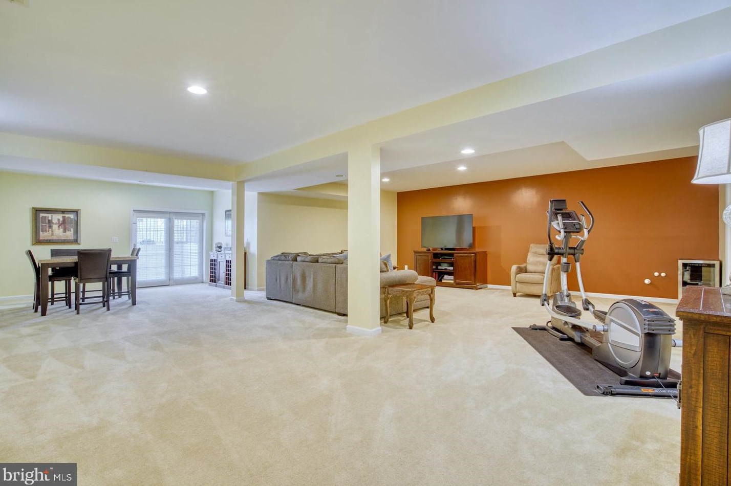 25190 Fortitude Ter, Fairfax VA  20152-6052 exterior