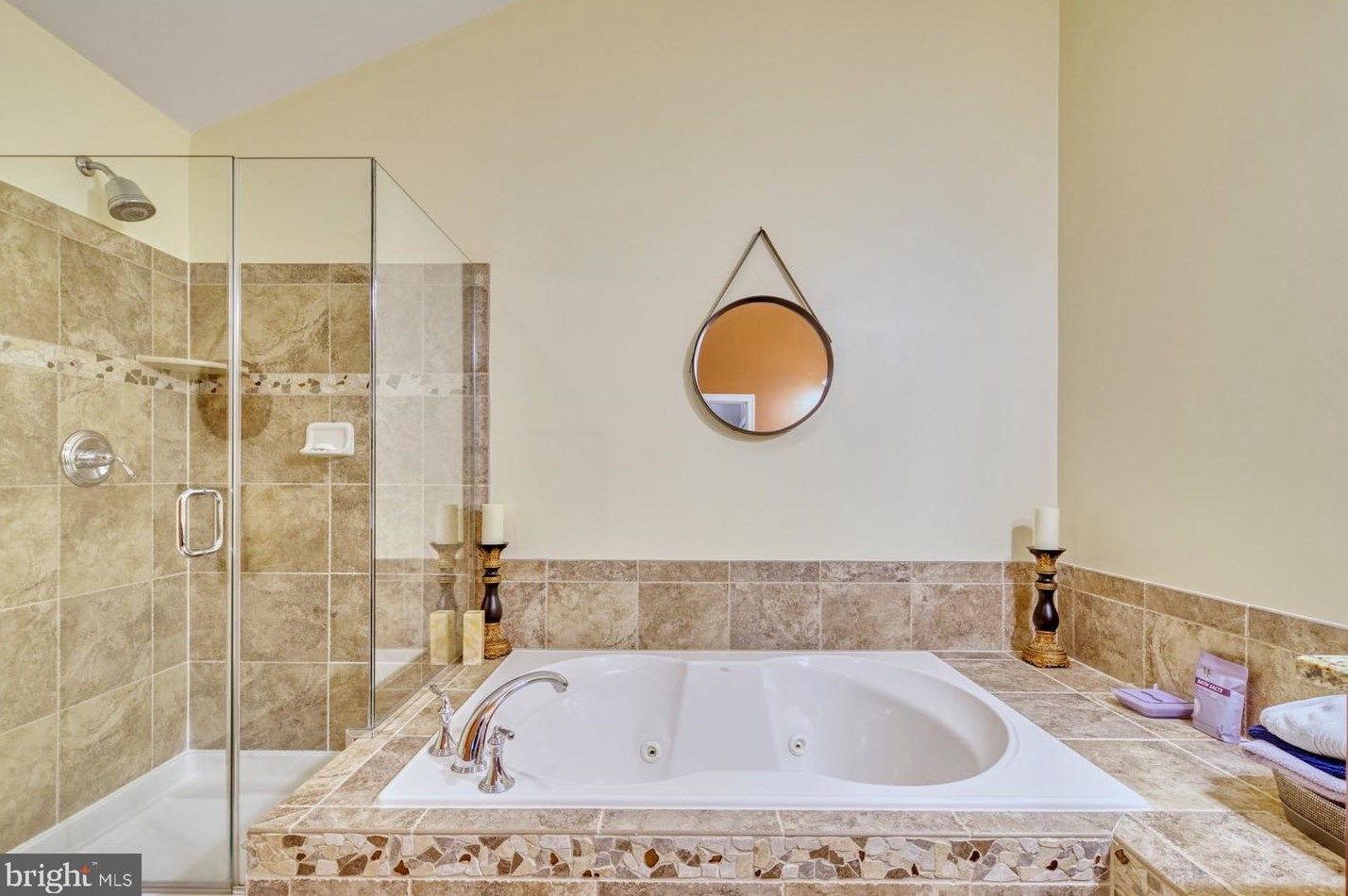 25190 Fortitude Ter, Fairfax VA  20152-6052 exterior