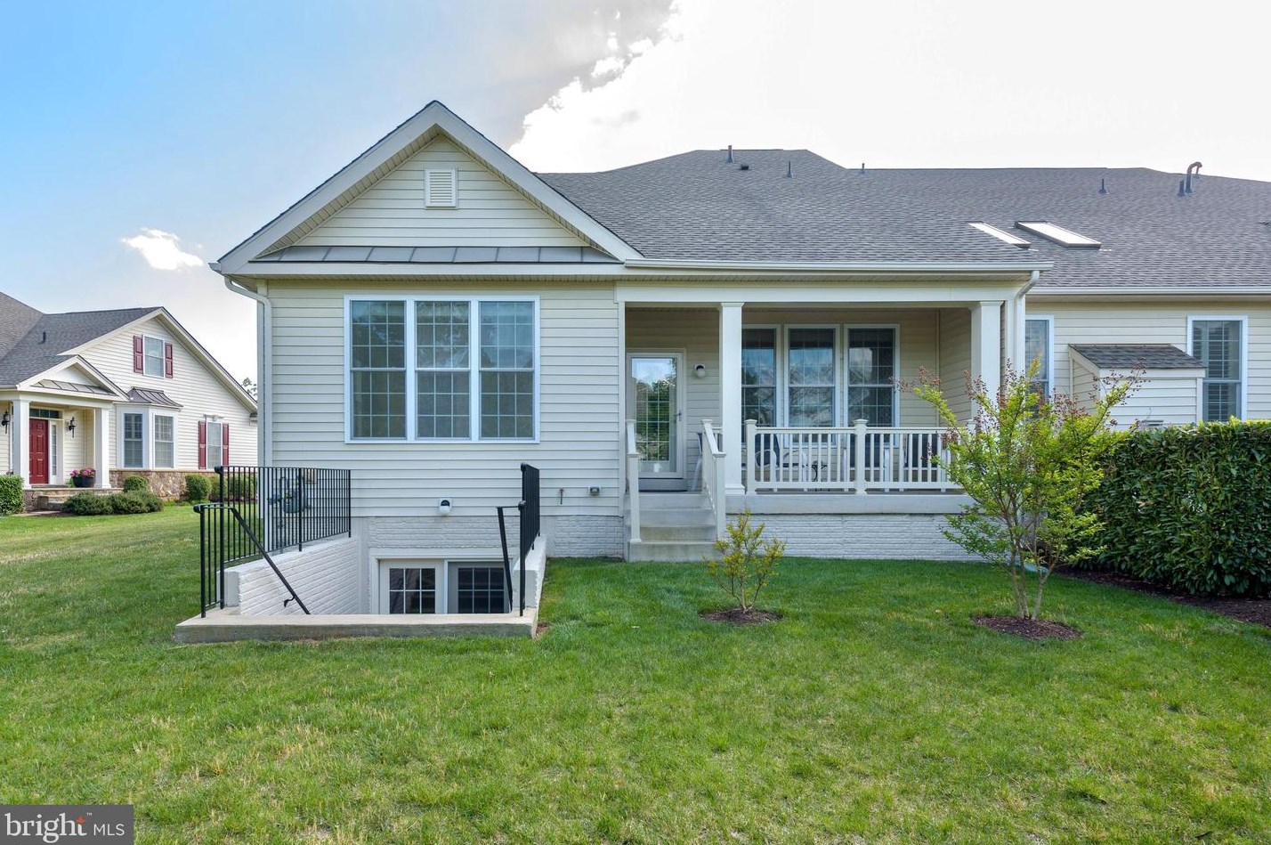 20918 Rocky Knoll Sq, Ashburn VA  20147-5687 exterior