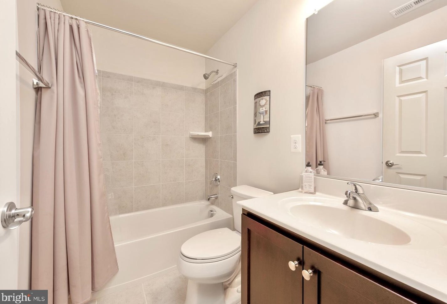 20918 Rocky Knoll Sq, Ashburn VA  20147-5687 exterior