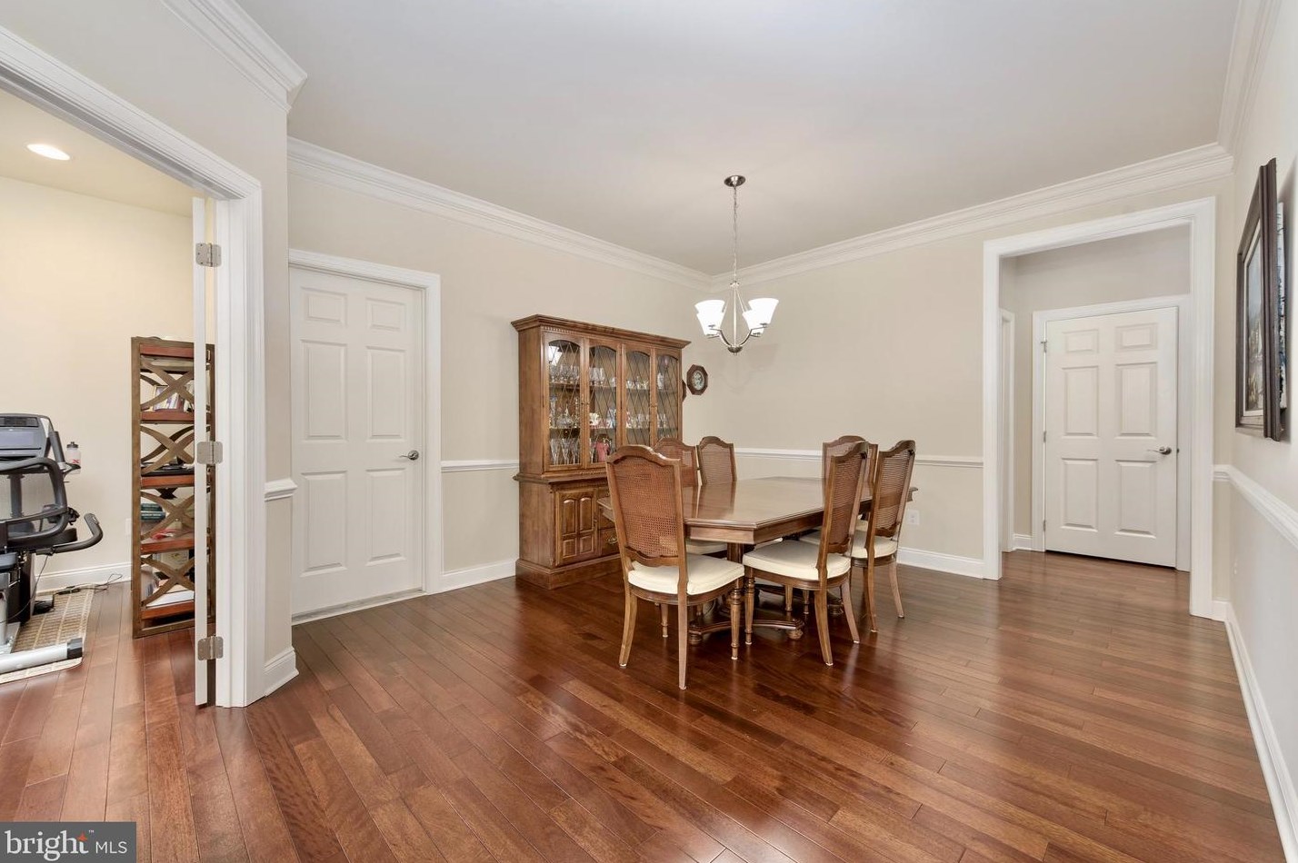 20918 Rocky Knoll Sq, Ashburn VA  20147-5687 exterior