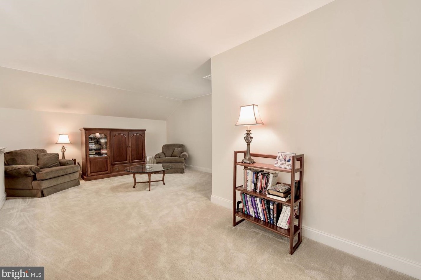 20918 Rocky Knoll Sq, Ashburn VA  20147-5687 exterior