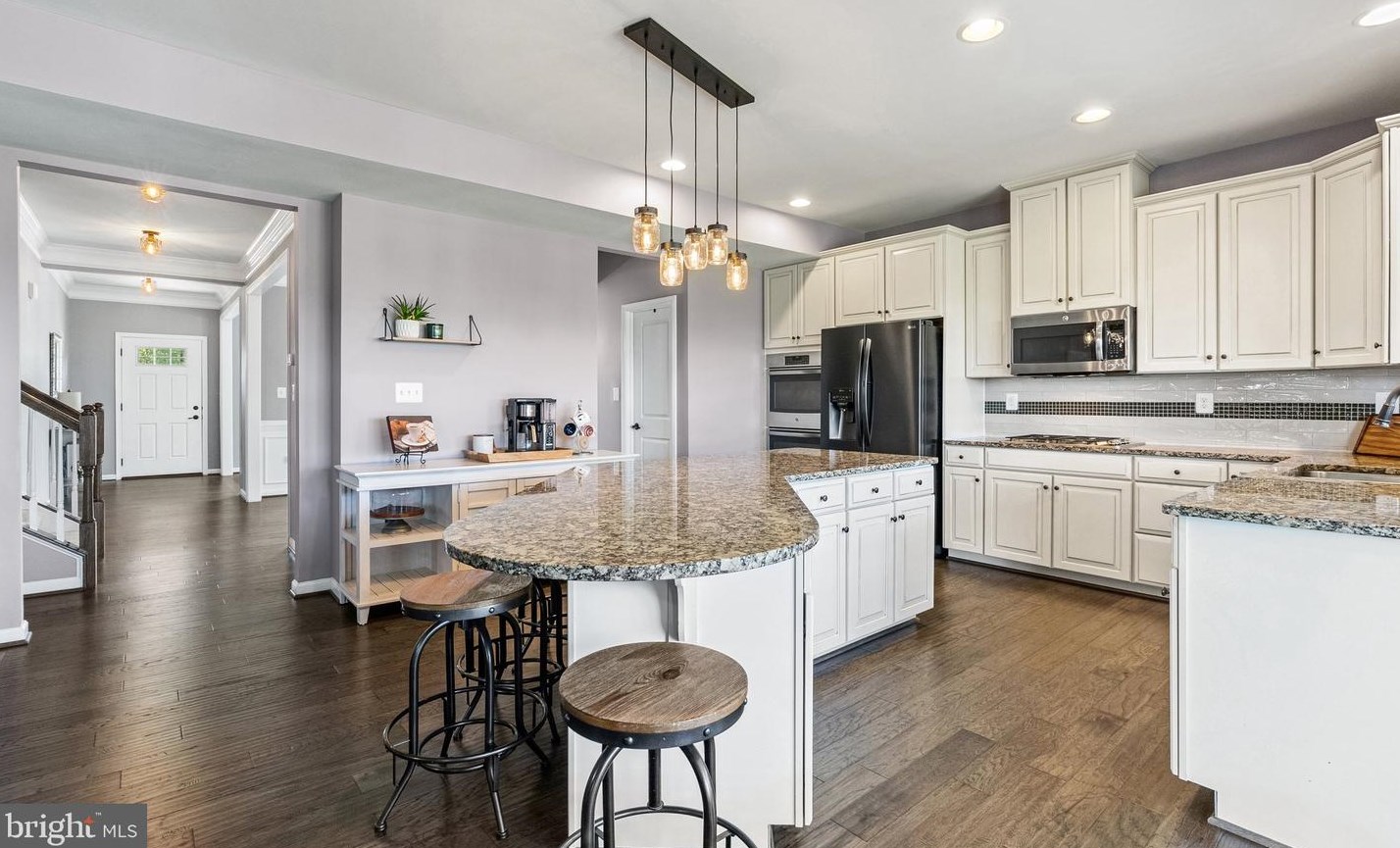 25849 Racing Sun Dr, Stone Ridge VA  20105-5838 exterior