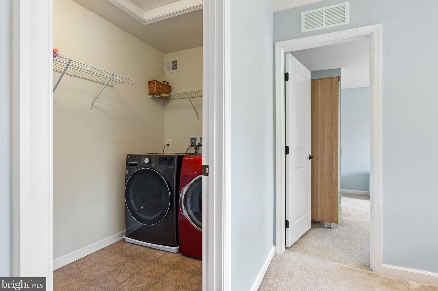 25849 Racing Sun Dr, Stone Ridge VA  20105-5838 exterior