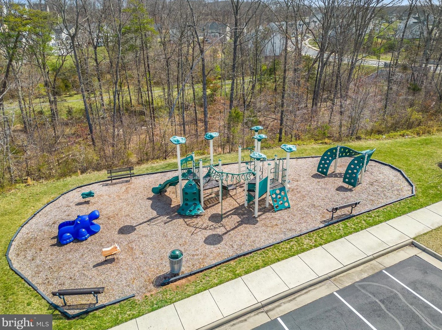 25849 Racing Sun Dr, Stone Ridge VA  20105-5838 exterior