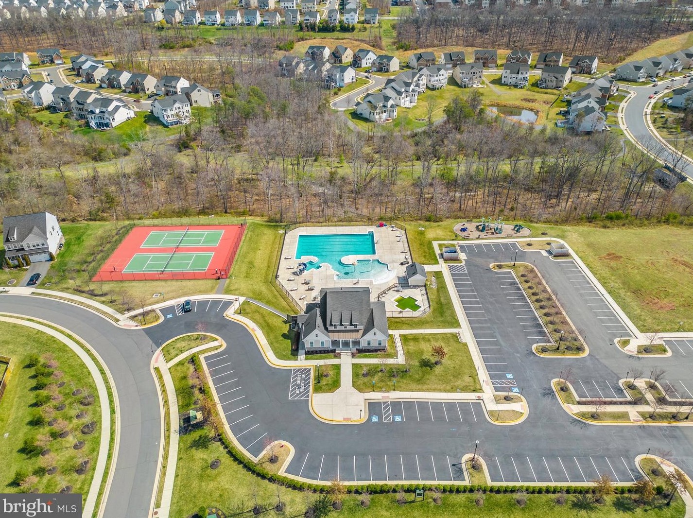 25849 Racing Sun Dr, Stone Ridge VA  20105-5838 exterior