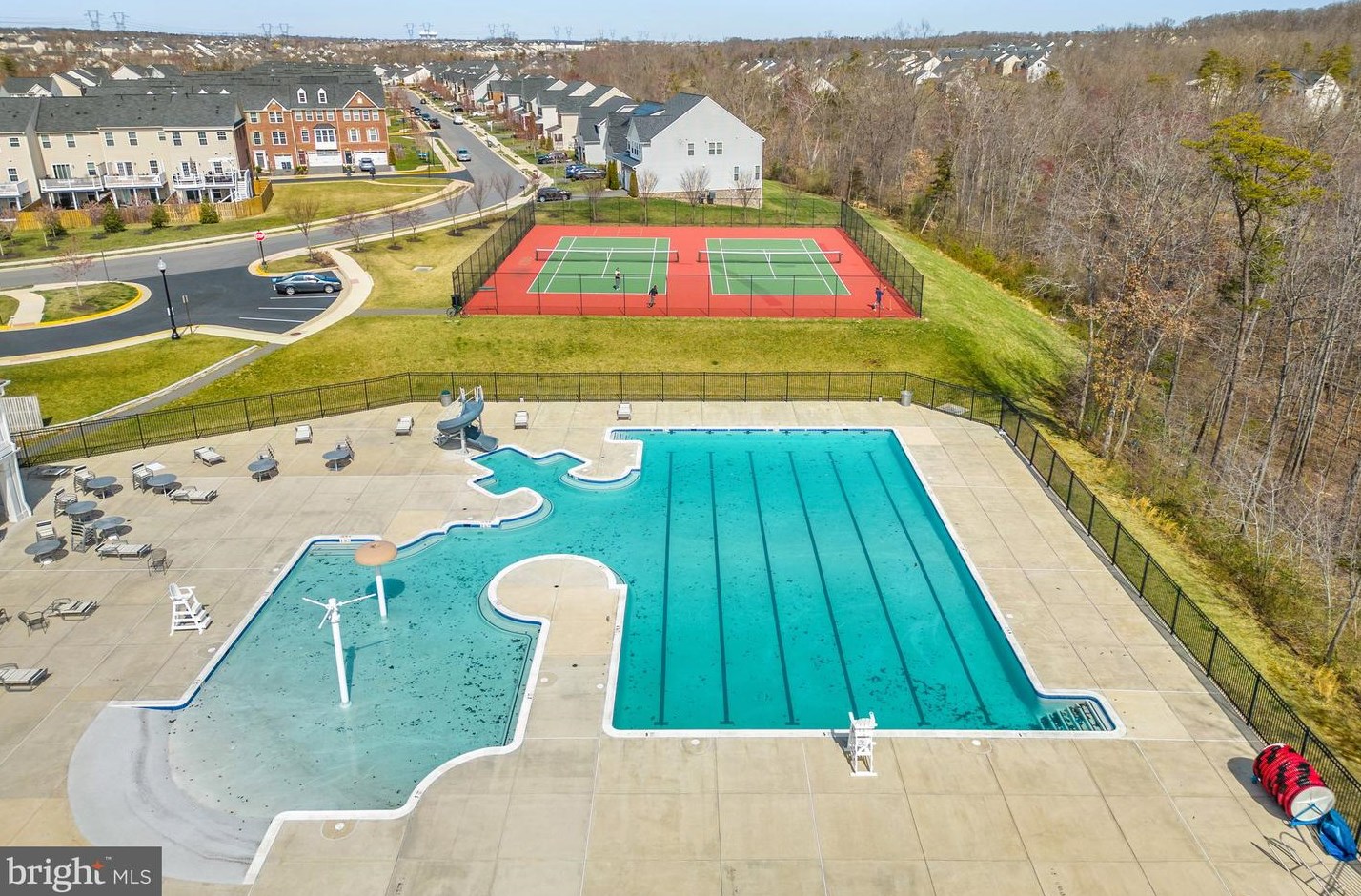 25849 Racing Sun Dr, Stone Ridge VA  20105-5838 exterior