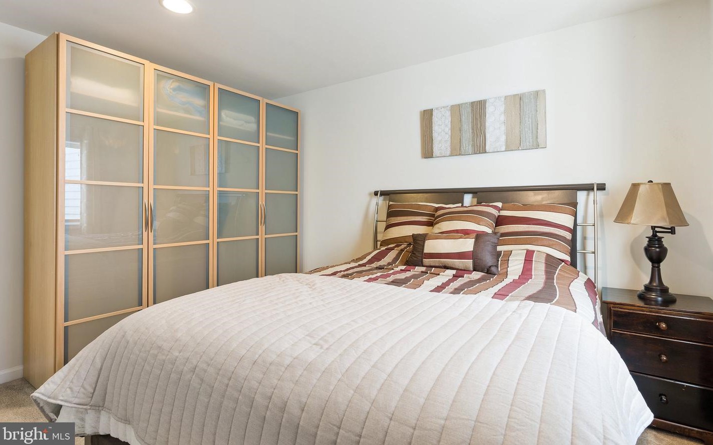 25849 Racing Sun Dr, Stone Ridge VA  20105-5838 exterior