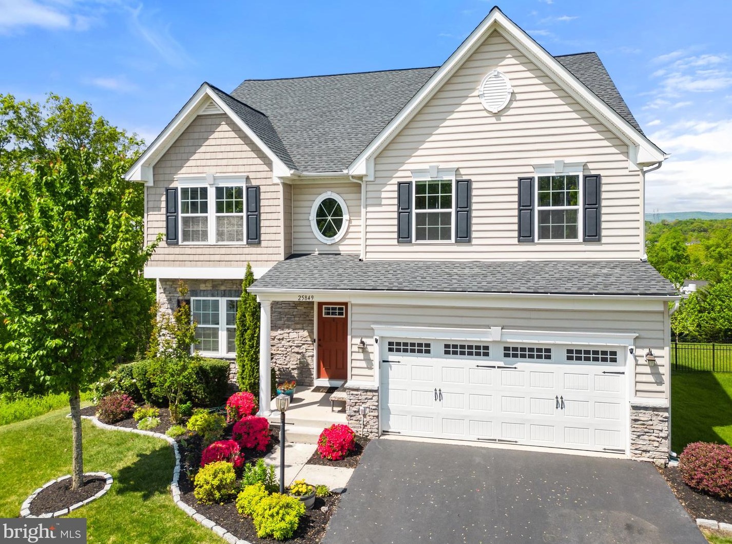 25849 Racing Sun Dr, Stone Ridge VA  20105-5838 exterior