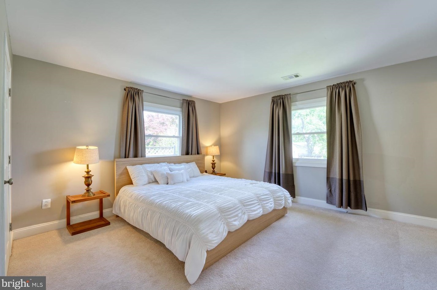 102 Harrison Rd, Dulles VA  20164-2716 exterior