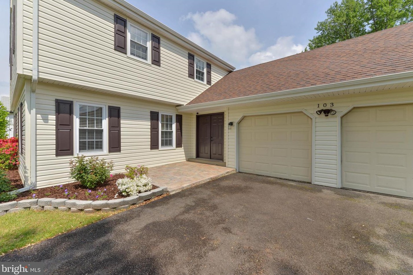 103 Cherry Tree Ct, Dulles VA  20164-2402 exterior