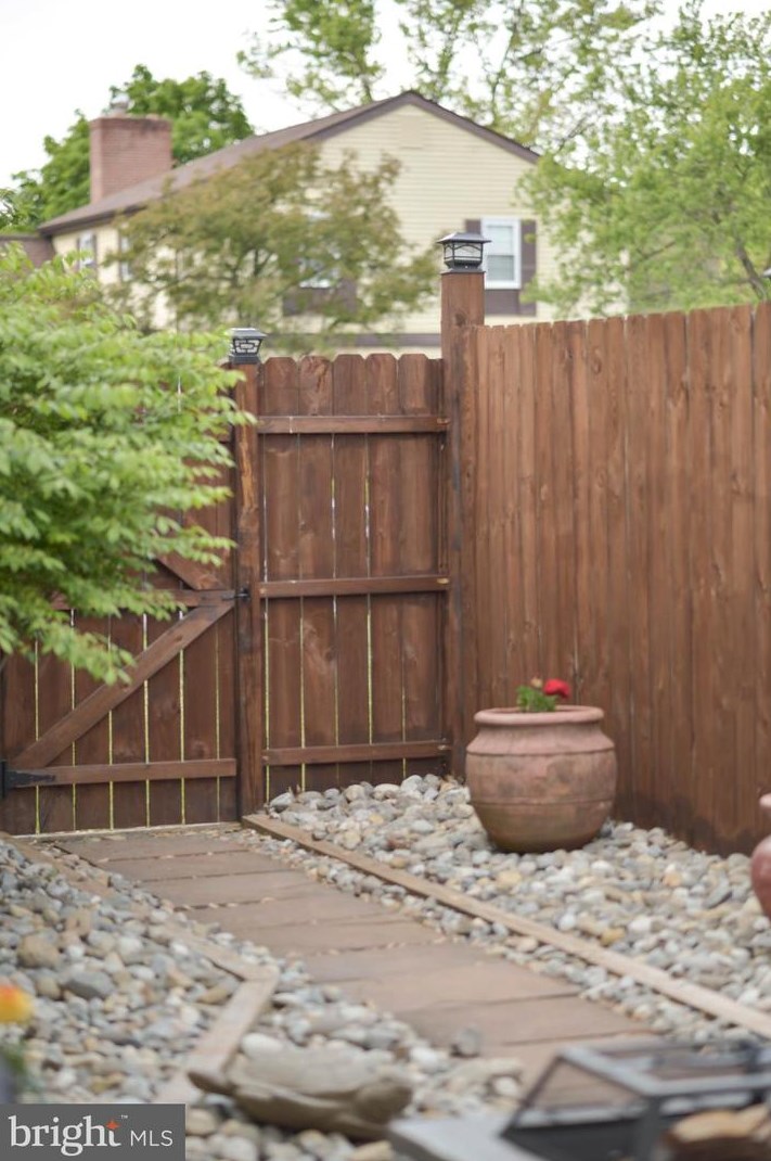 103 Cherry Tree Ct, Dulles VA  20164-2402 exterior