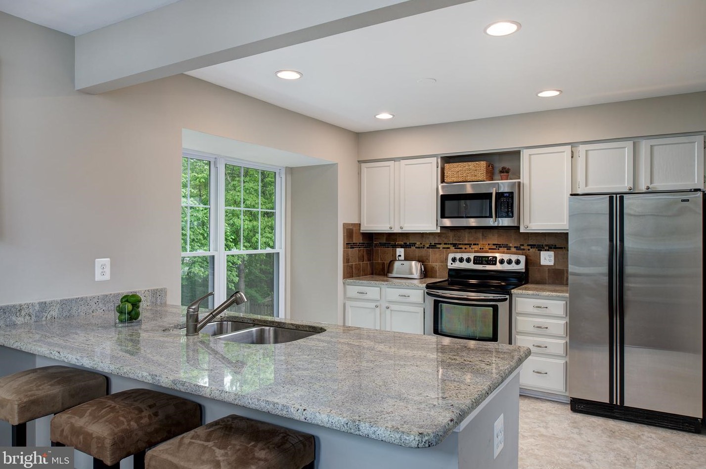 7 Oakdale Ct, Dulles VA  20165-5642 exterior