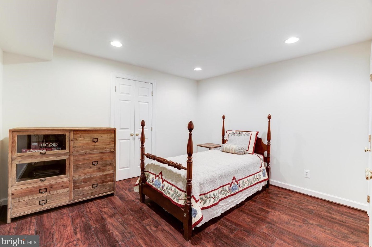 47740 League Ct, Dulles VA  20165-7416 exterior