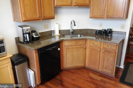 44178 Mossy Brook Sq, Ashburn VA  20147-3359 exterior