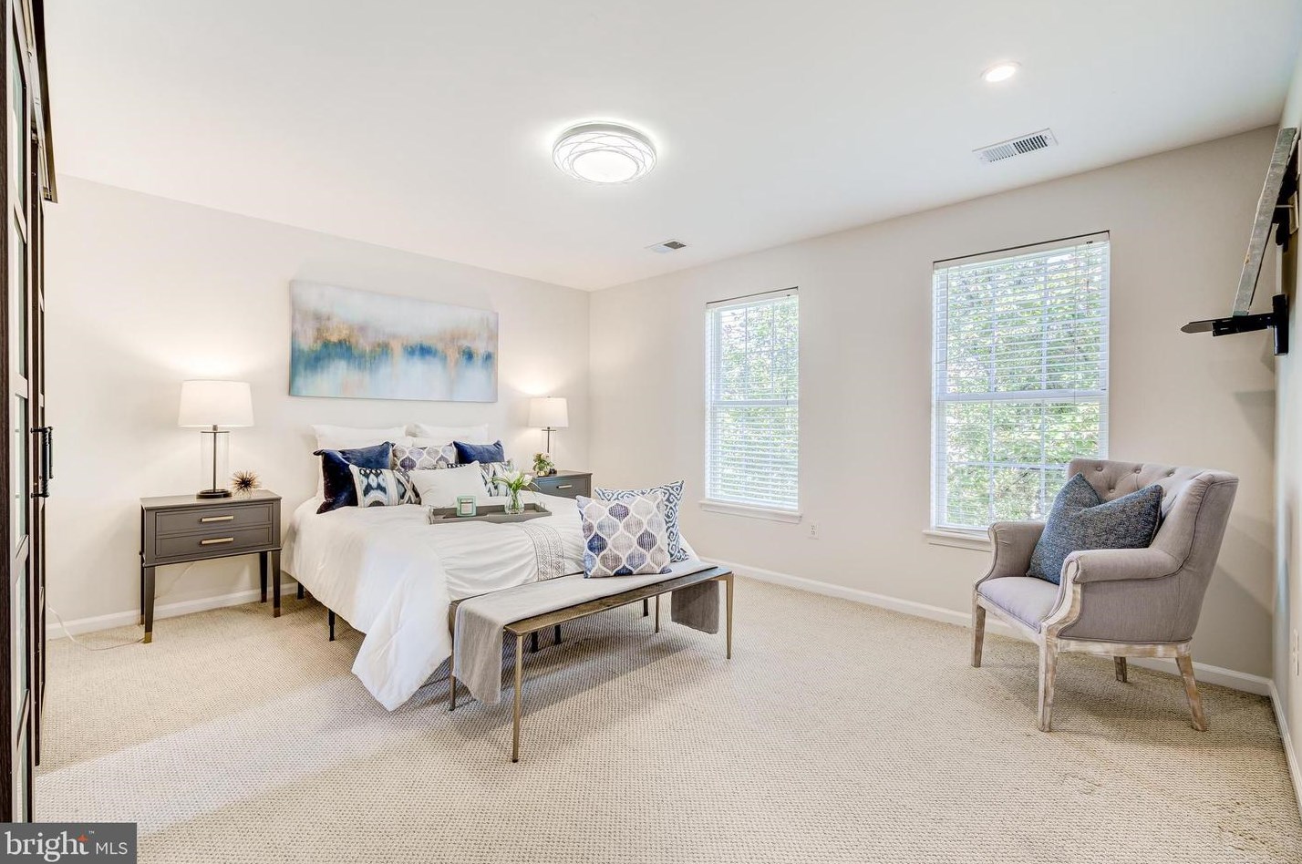 43287 Rush Run Ter, Ashburn VA  20147-3747 exterior